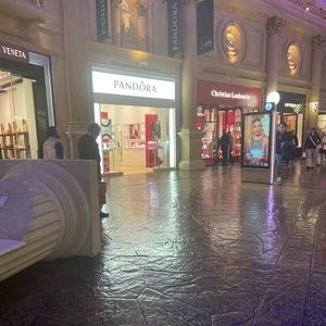 Meet your Posher, Maegan